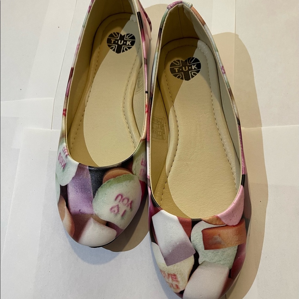 TUK heart candy flats 💖